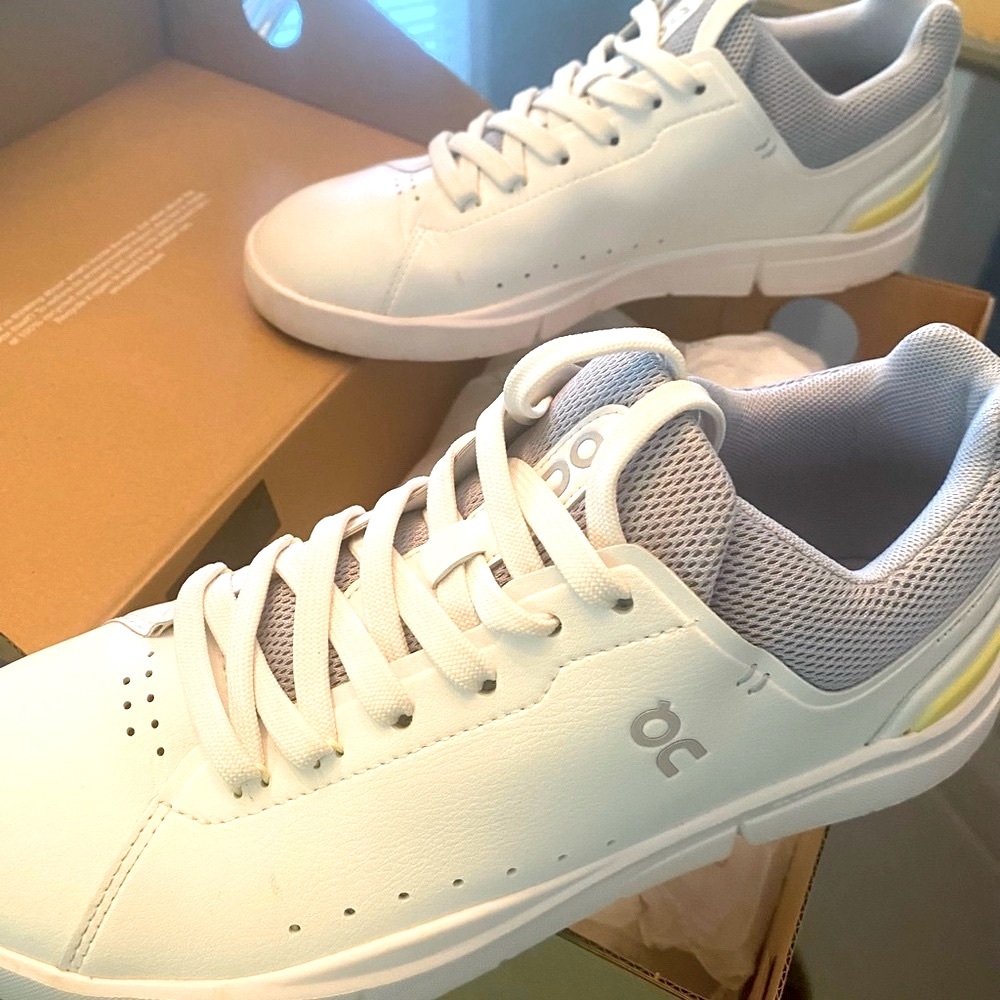 The Roger Advantage White Sneakers - Picture 3 of 9